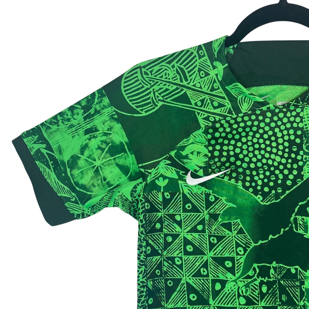 Nike Womens Nigeria Soccer Jersey S Green Graphic Print Dri-FIT Slim Fit DN0702 - Picture 3 of 11